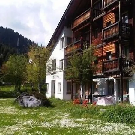 Bellaval 3* לאקס